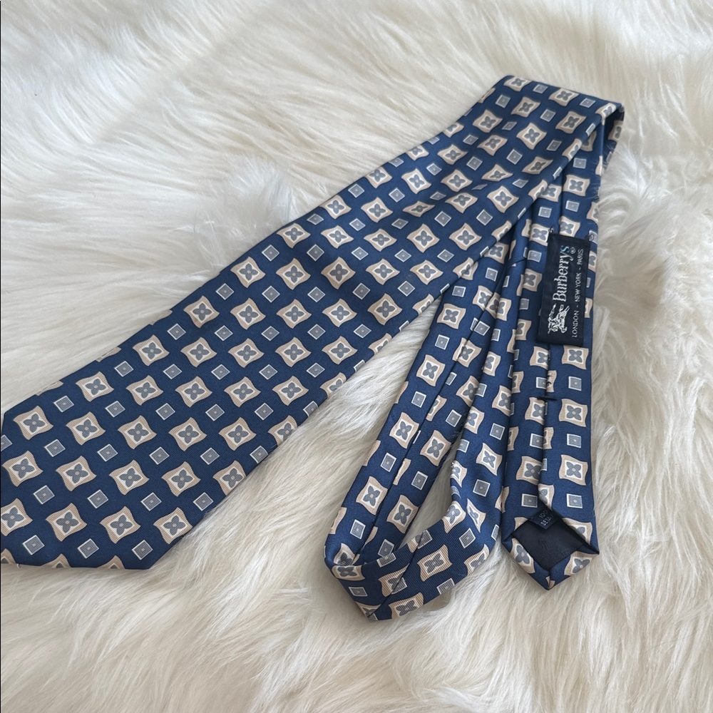 Burberrys vintage Geometric Pattern Silk Tie in Blue and Cream